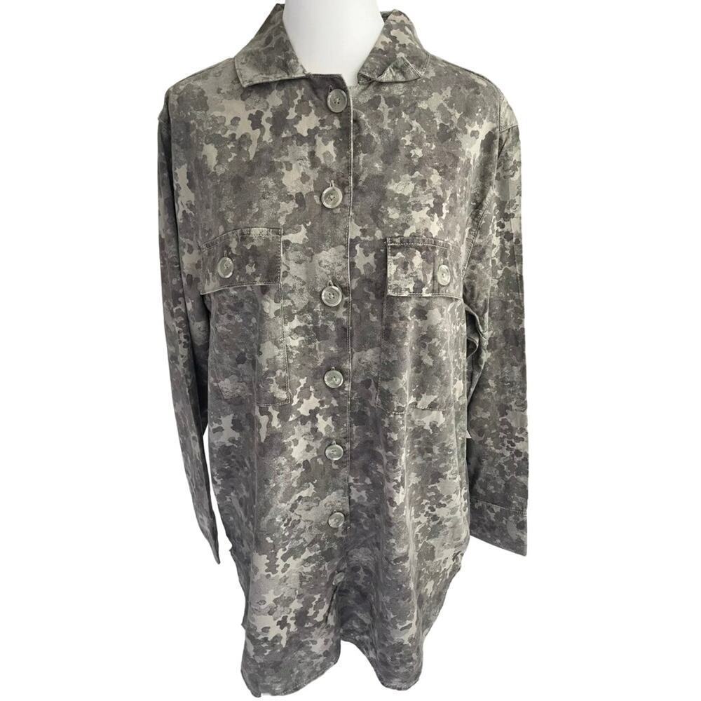 Treasure & Bond Washed Shirt Jacket Olive Fleck Torn Camo womens jacket Size Med